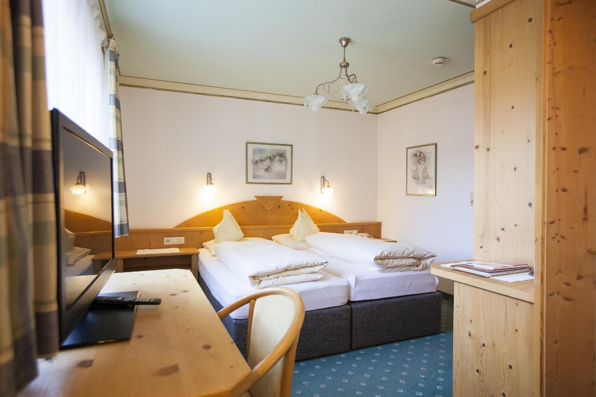 Hotel & Appartements Alpenresidenz Viktoria Neustift im Stubaital Habitación foto